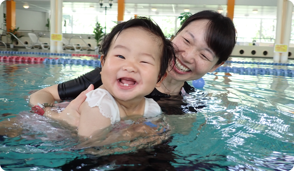 水って、気持ちイイね！ベビースイミング